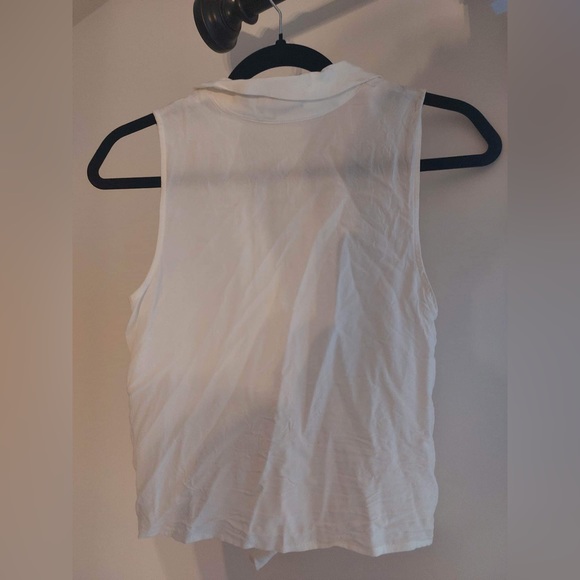 White summer blouse - Picture 2 of 4